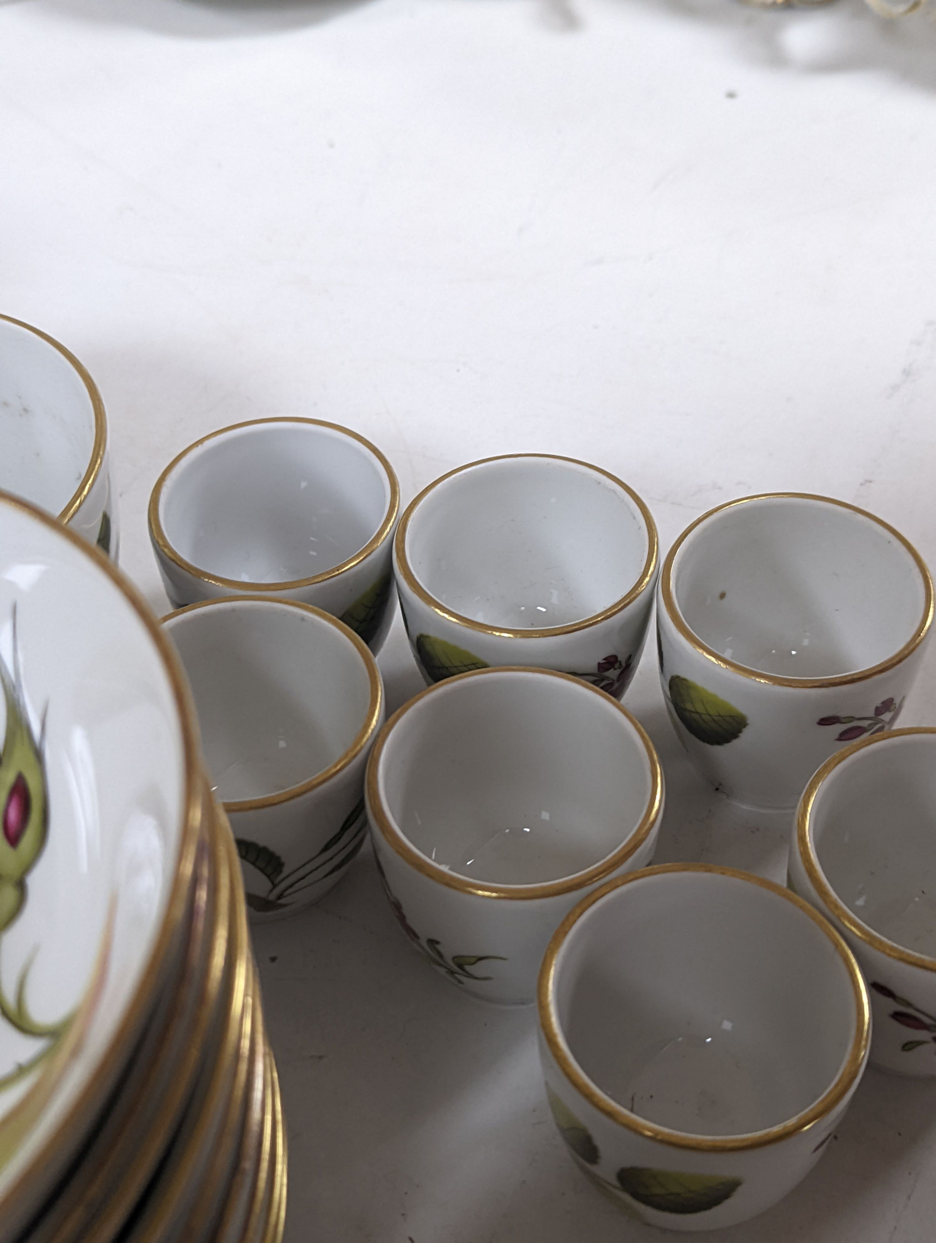 A Royal Worcester “Blind Earl”, pattern dinner and tea service.